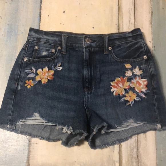 American Eagle embroidered shorts. Size 0 - Picture 1 of 9